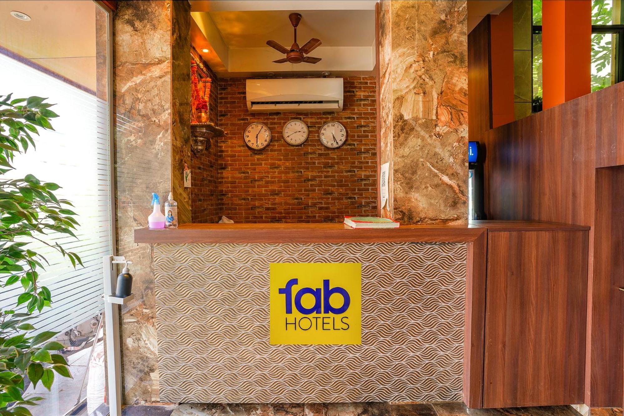 Fabexpress Super 7 Inn - Nr Rabale Station نافي مومباي المظهر الخارجي الصورة