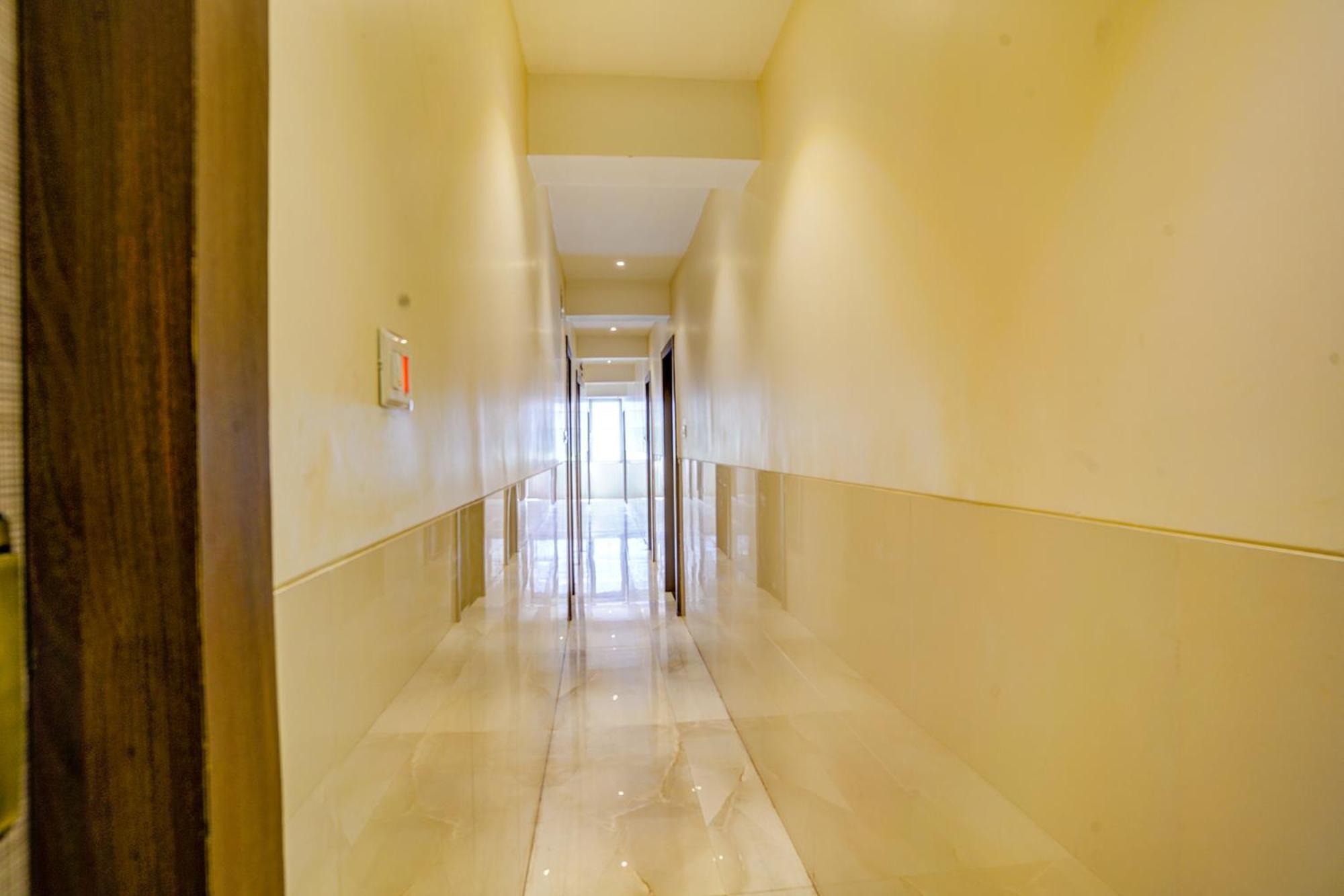 Fabexpress Super 7 Inn - Nr Rabale Station نافي مومباي المظهر الخارجي الصورة