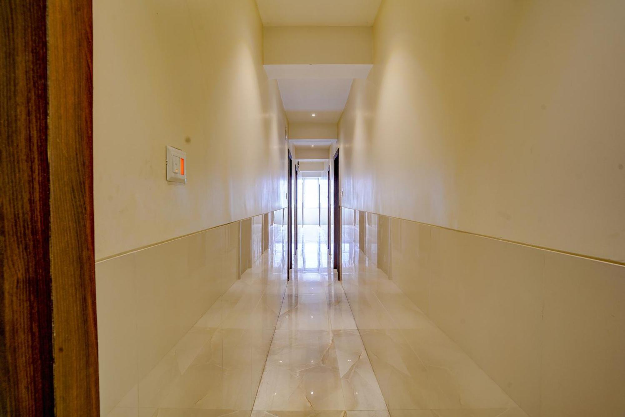 Fabexpress Super 7 Inn - Nr Rabale Station نافي مومباي المظهر الخارجي الصورة